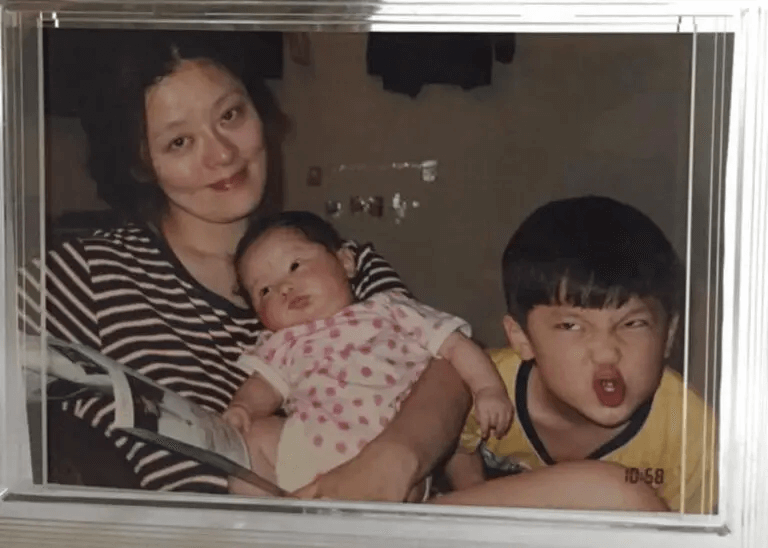 広瀬めぐみと二人の子供