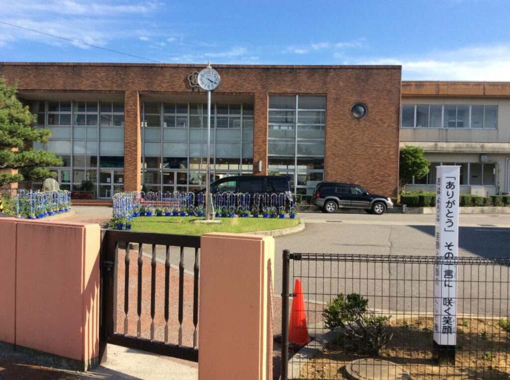 馳浩は金沢市立千坂小学校の出身