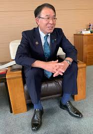 伊勢崎市長に就任した臂泰雄