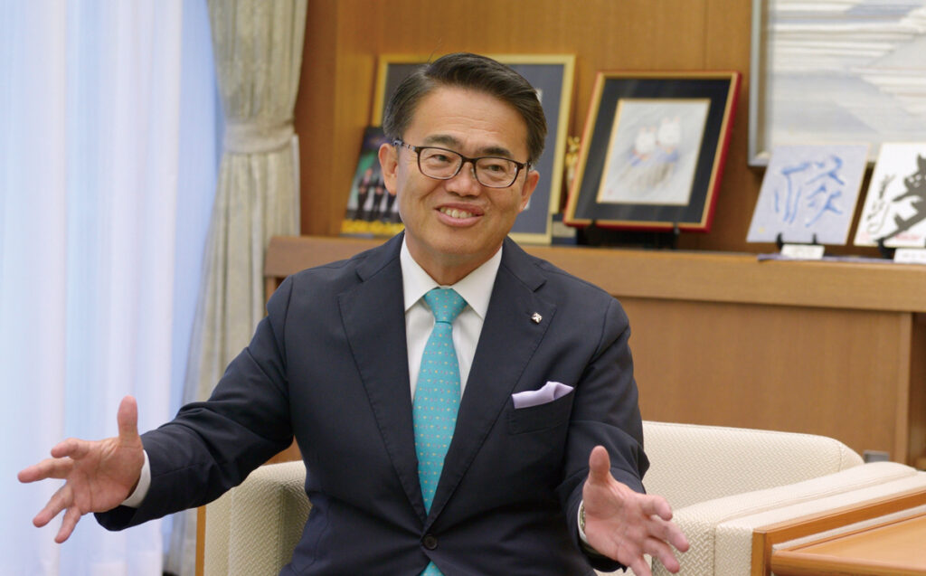 大村秀章の経歴