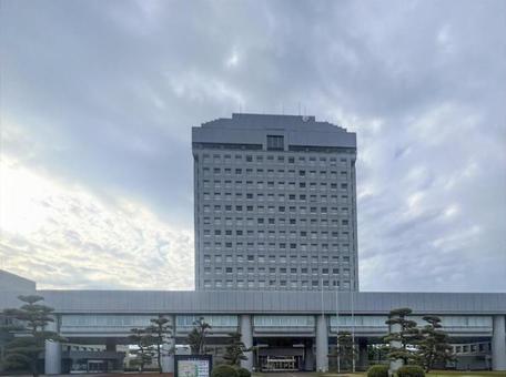 花角英世は2013年新潟県副知事に就任