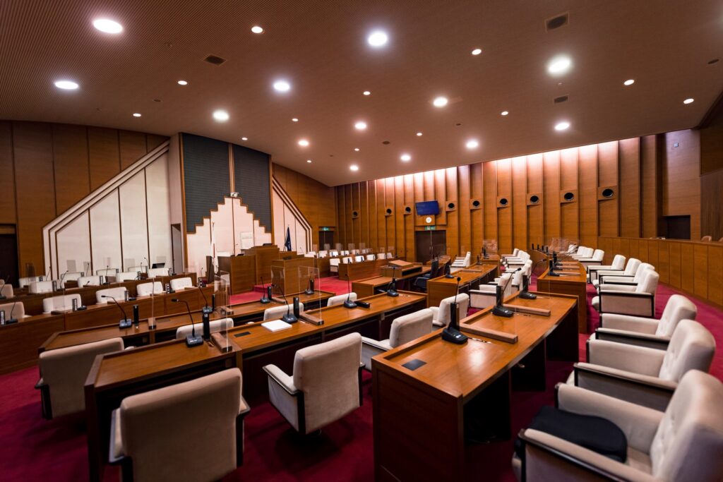 伊勢財市議会議場