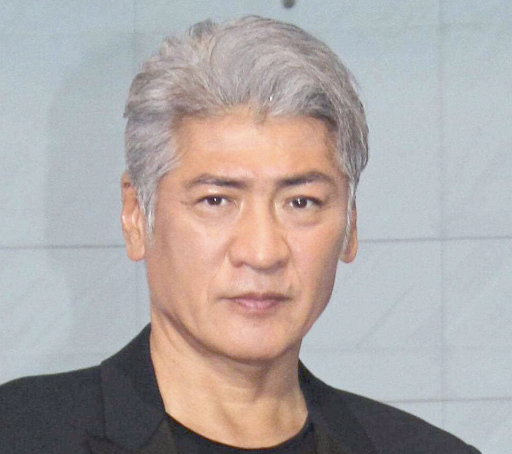 湯崎英彦のライバルは吉川晃司?
