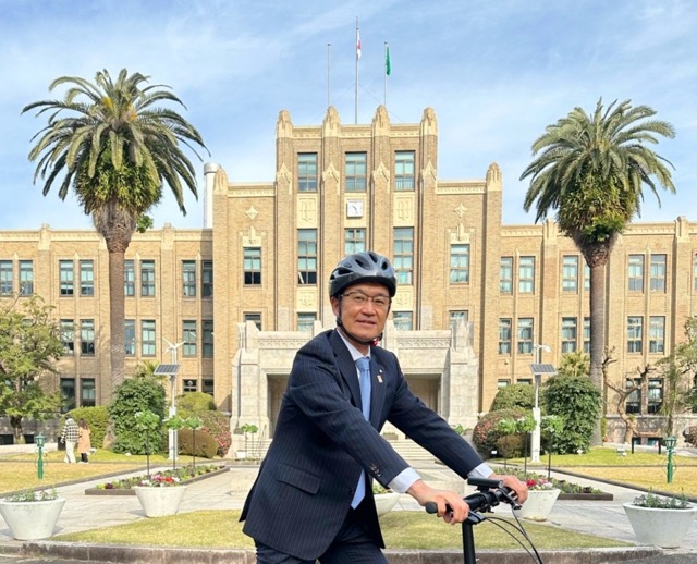 河野俊嗣の経歴
