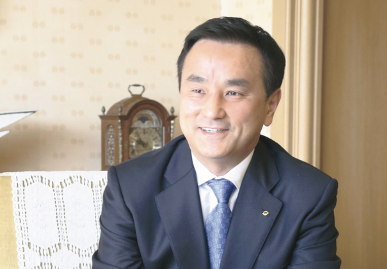 村岡嗣政の経歴