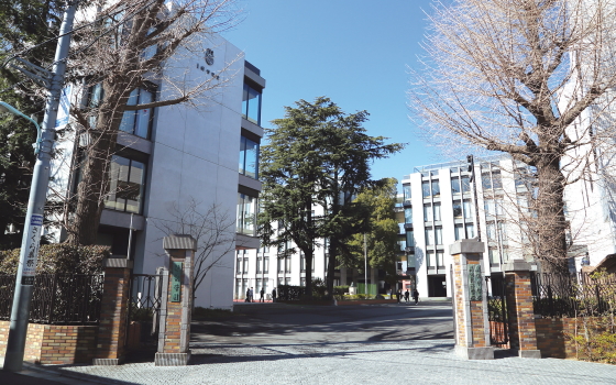 樋口高顕は巣鴨中高の出身