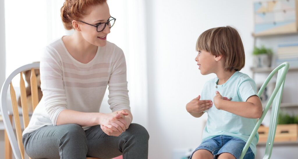 子供と話をするイメージ画像