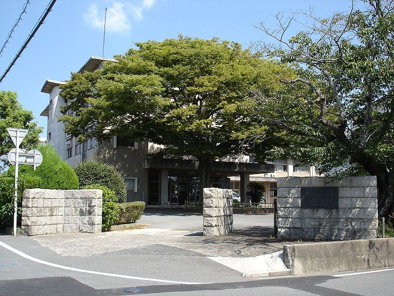 山口県立宇部高校の外観