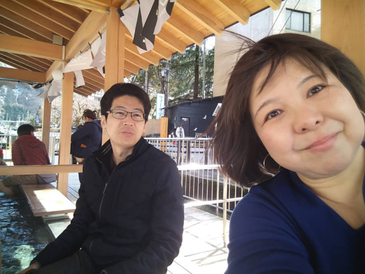 山登志浩と妻の詠子さん