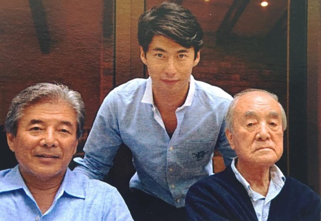 中曽根康隆と父・祖父の３ショット