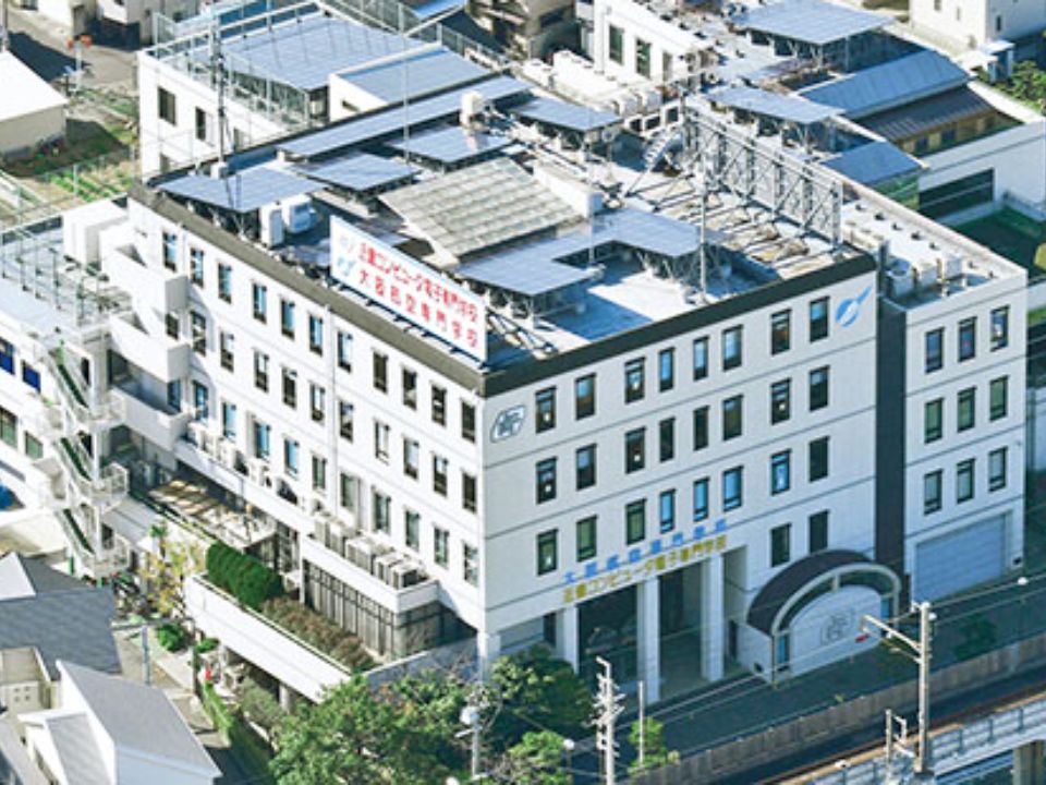 上園晋介は大阪航空技術専門学校の出身