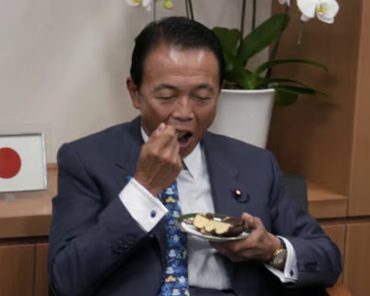 麻生太郎の食事風景