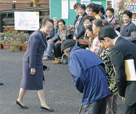 療養を終えて公務に復帰した信子さま