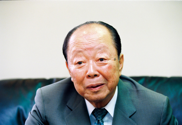 鈴木俊一の妻のいとこは宮沢喜一