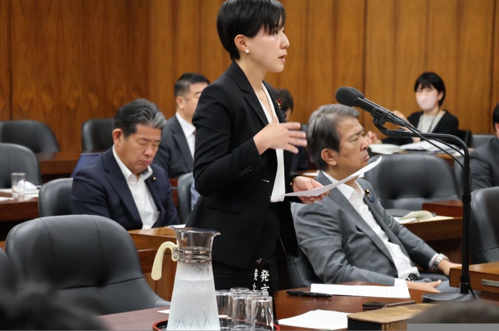 議会中の北野ゆうこ