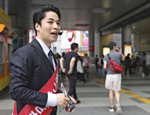 街頭演説中の中田フィッシュ