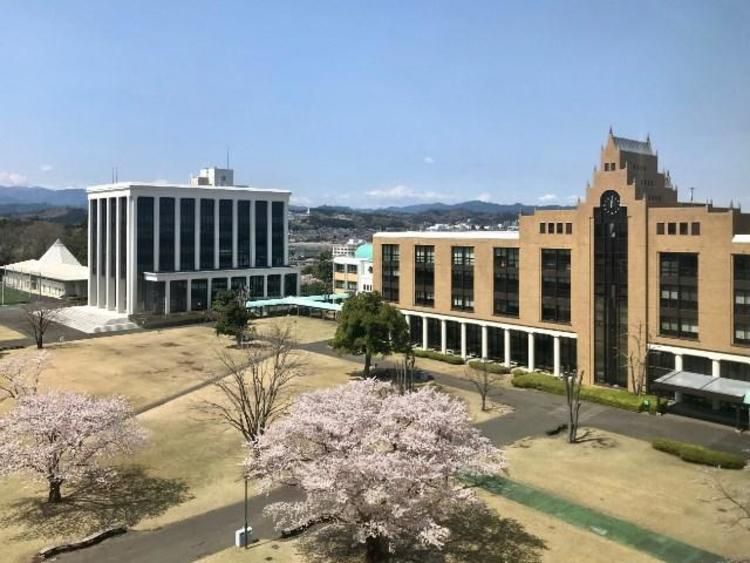 駿河台大学の外観