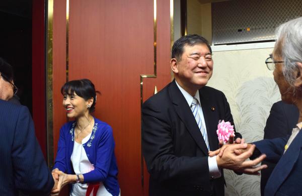 石破茂が頼りにする妻・佳子