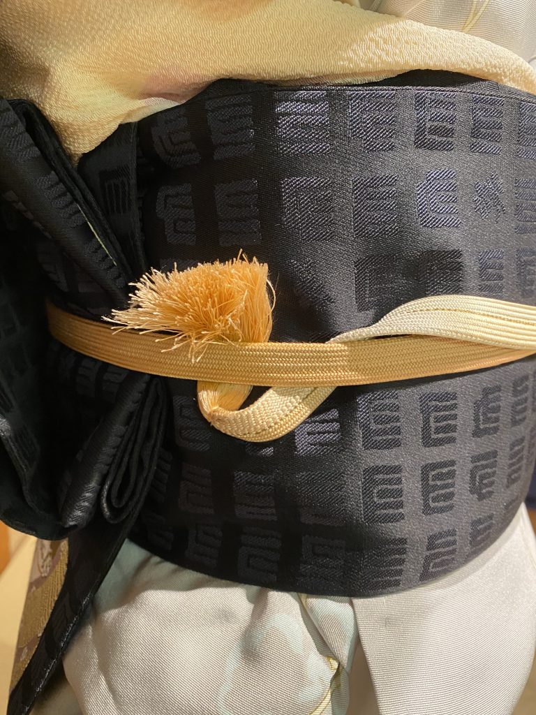 帯締めのふさの向き