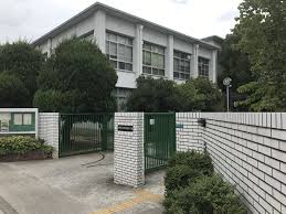 東住吉高校の外観