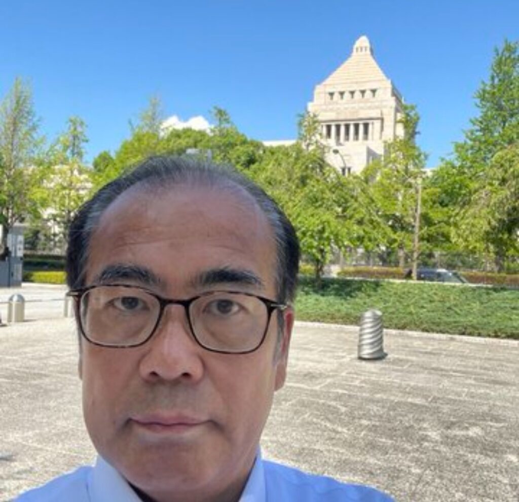 安藤裕と国会議事堂