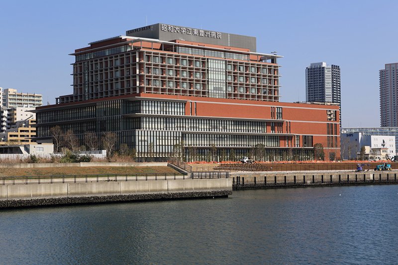 昭和大学江東豊洲病院の外観