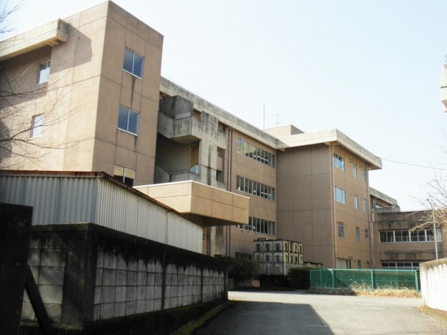 足利市立北中学校の外観