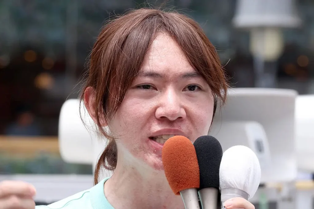 街頭演説する安野貴博