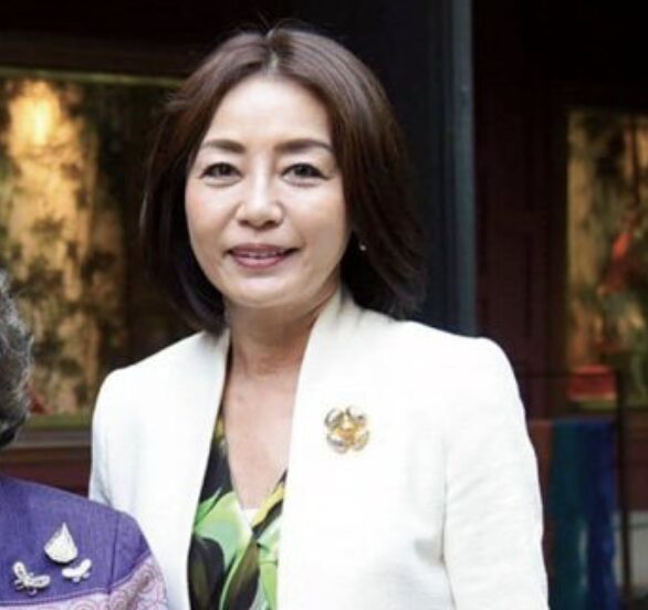 美人と有名な栄美夫人