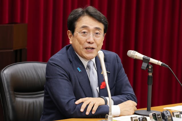 赤沢亮正