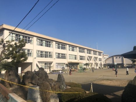 八王子市立第十小学校の外観