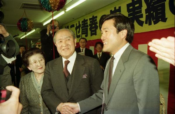 鈴木善幸と息子の鈴木俊一
