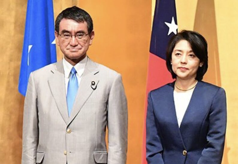 河野太郎と妻の香さん